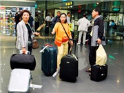 Bóng đá anh, ngoại hạng anh, lịch thi đấu euro 2012, Hàng không bối rối vì tên hành khách không dấu